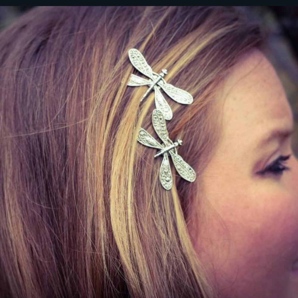 HP!! NWT Set of Two Adorable Boho Silver Dragonfly Hair Clips/Bobby Pins! - Picture 2 of 13